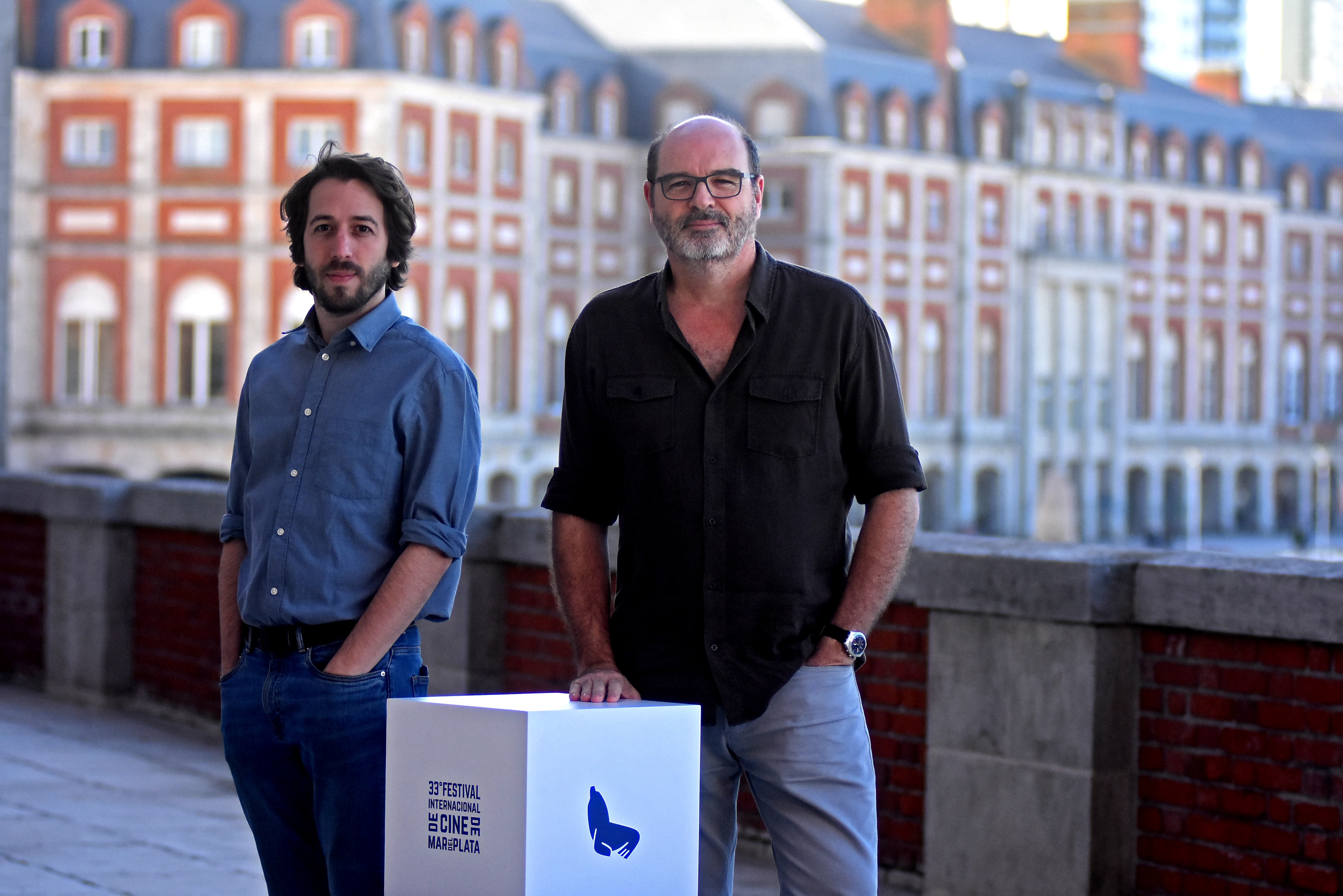 Carlos Ameglio y Martín Piroyansky, director y actor de "Porno para principiantes".