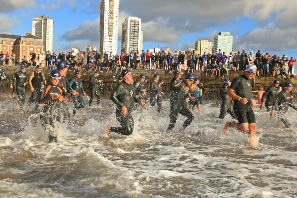 El Triatlón Olímpico va por su primera docena en Mar del Plata « Diario La  Capital de Mar del Plata