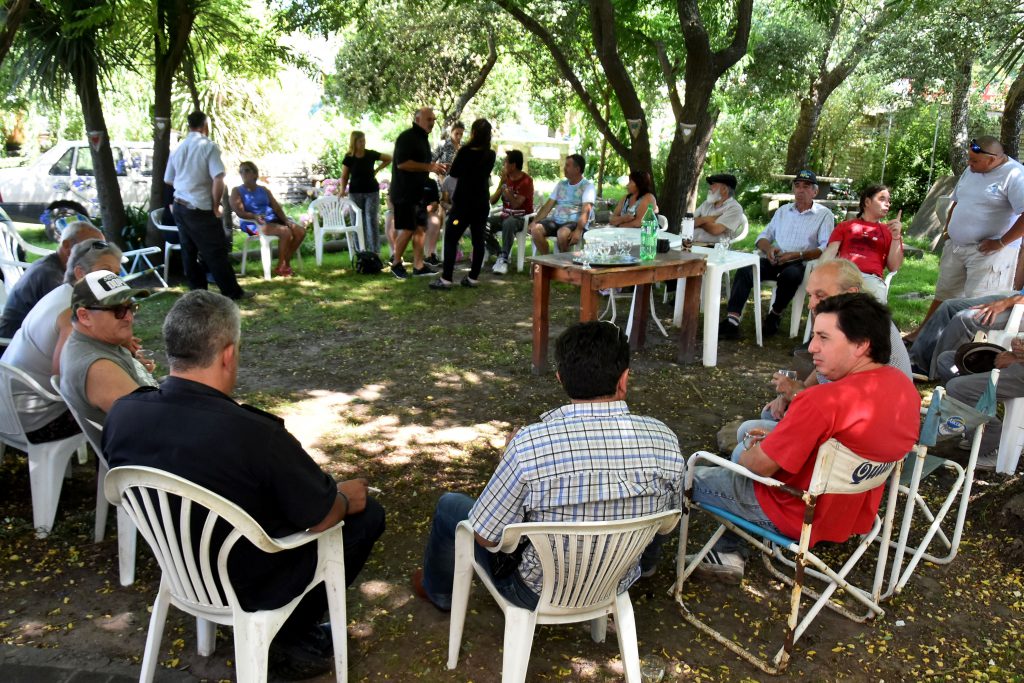 Vecinos de Batán manifestaron su descontento con la gestión de Arroyo y aseguraron sentirse "abandonados".