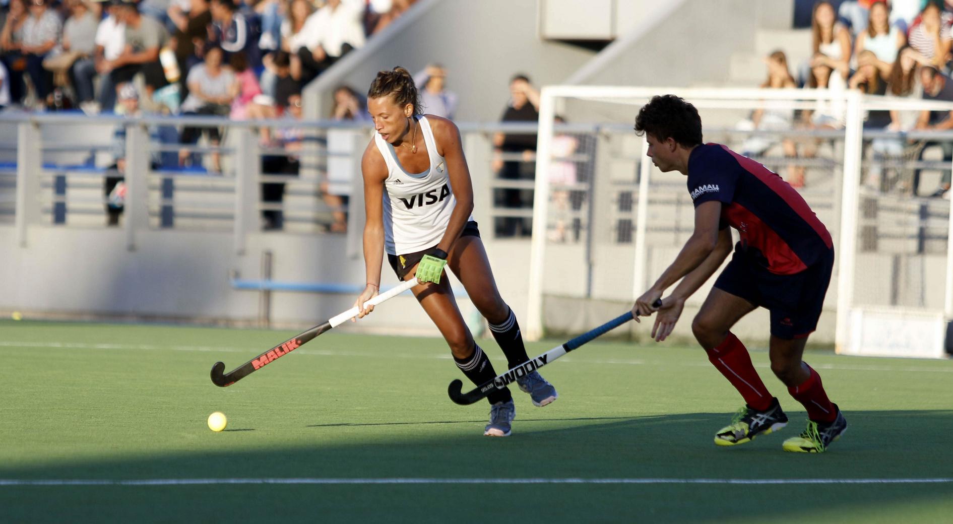 Delfina Merino se despachó con tres goles.  
Foto archivo: gentileza Lucas Currá.