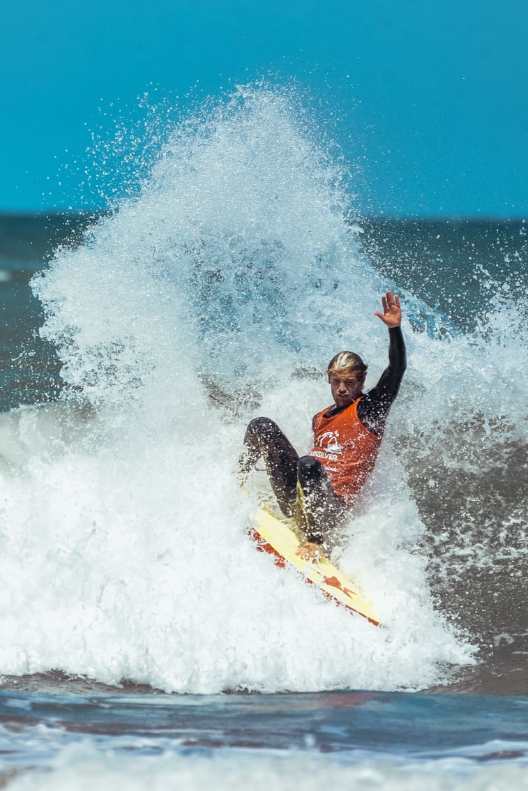 Santi Muñiz, el mejor surfista argentino, no se quiso perder el evento mientras realiza la pretemporada para competir en el circuito mundial.