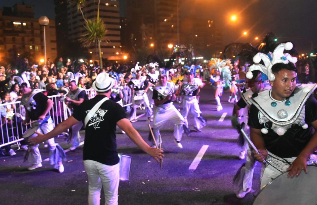 Mar del Plata se prepara para festejar el Carnaval con el “Corso Central” «  Diario La Capital de Mar del Plata