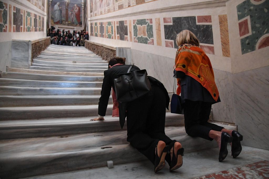 El Vaticano descubre por primera vez en 300 años la Escalera Santa