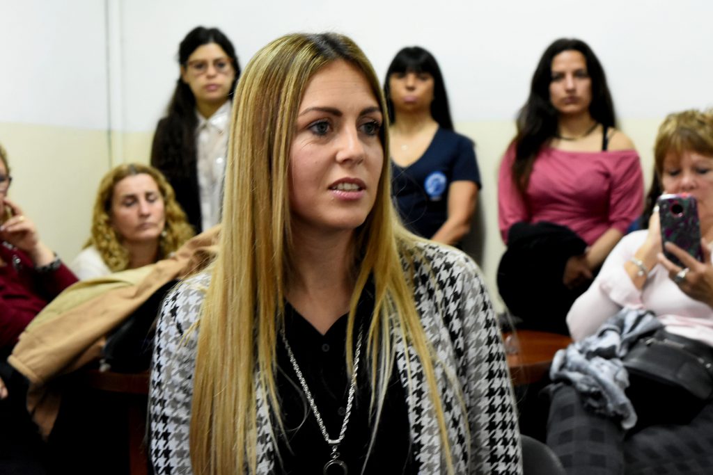 Daiana Siano, la empleada que denunció a Hernán Mourelle, en la comisión de Derechos Humanos para hablar de su caso, en octubre del año pasado. Foto: archivo. 