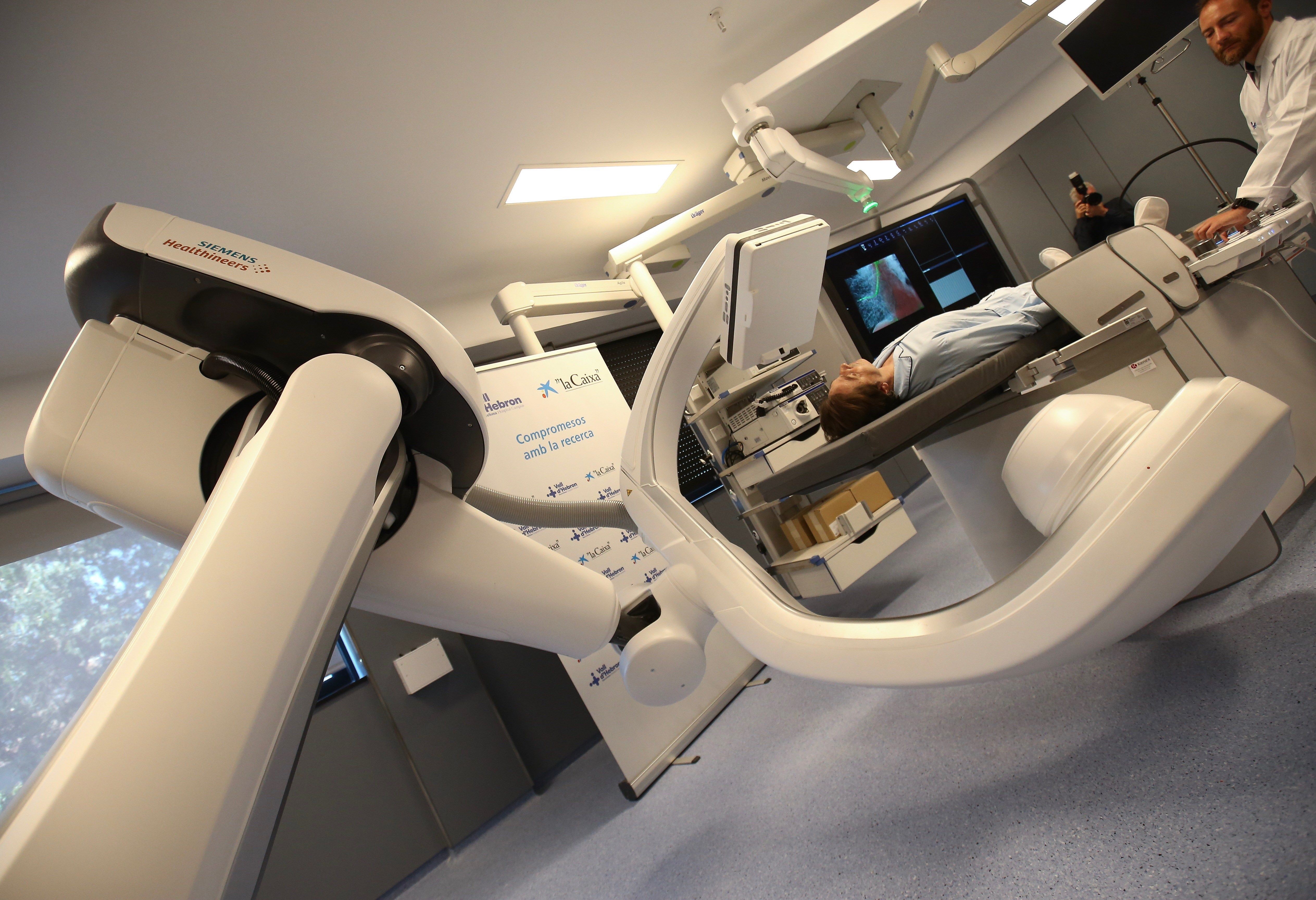 Vall d'Hebron incorpora gracias a la aportación de la Fundación La Caixa, el primer robot radiológico del mundo