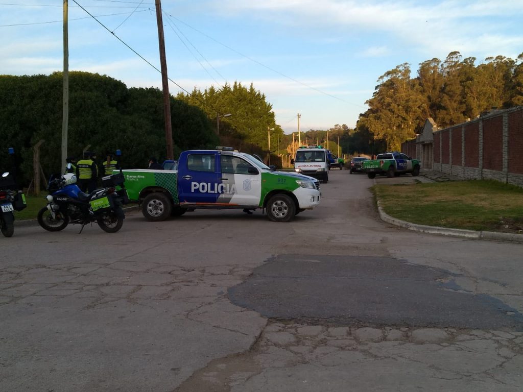 Operativo policial en el cementerio de Miramar