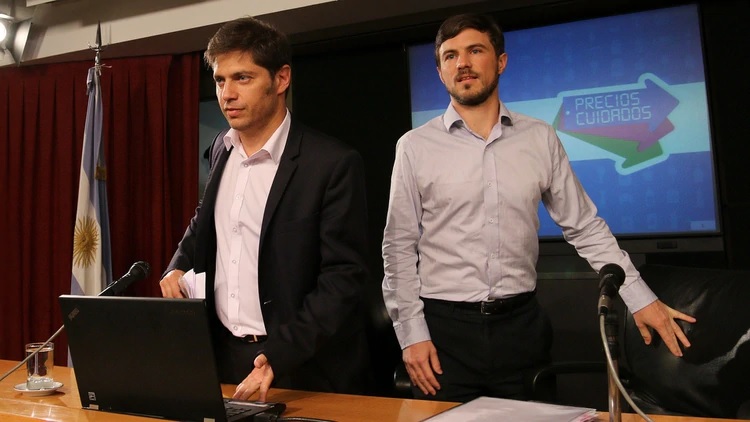 Axel Kicillof junto a Augusto Costa, quien ocupará el Ministerio de Producción.