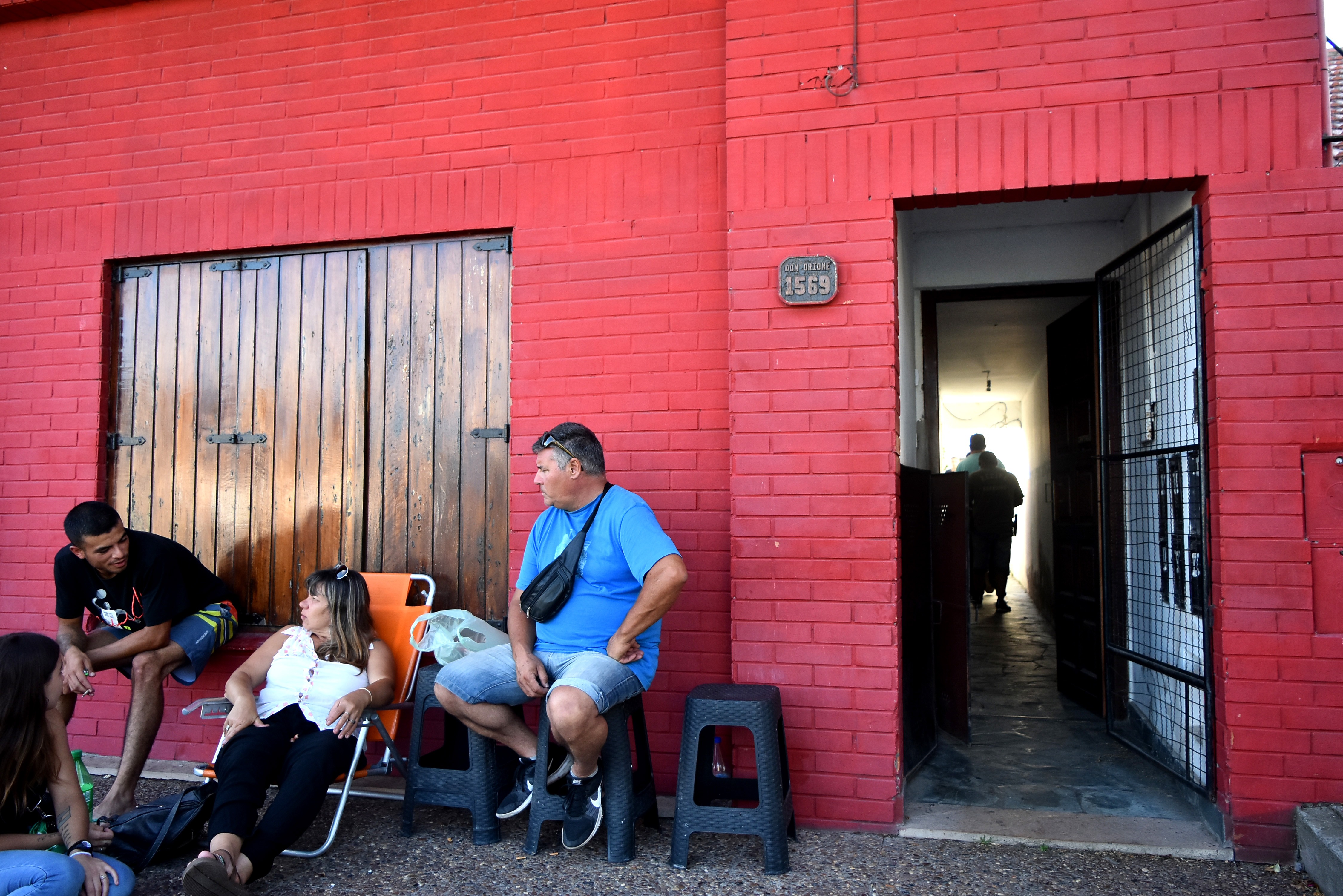 Vivienda de la calle Don Orione donde los peritos levantaron rastros de importancia para la investigación.