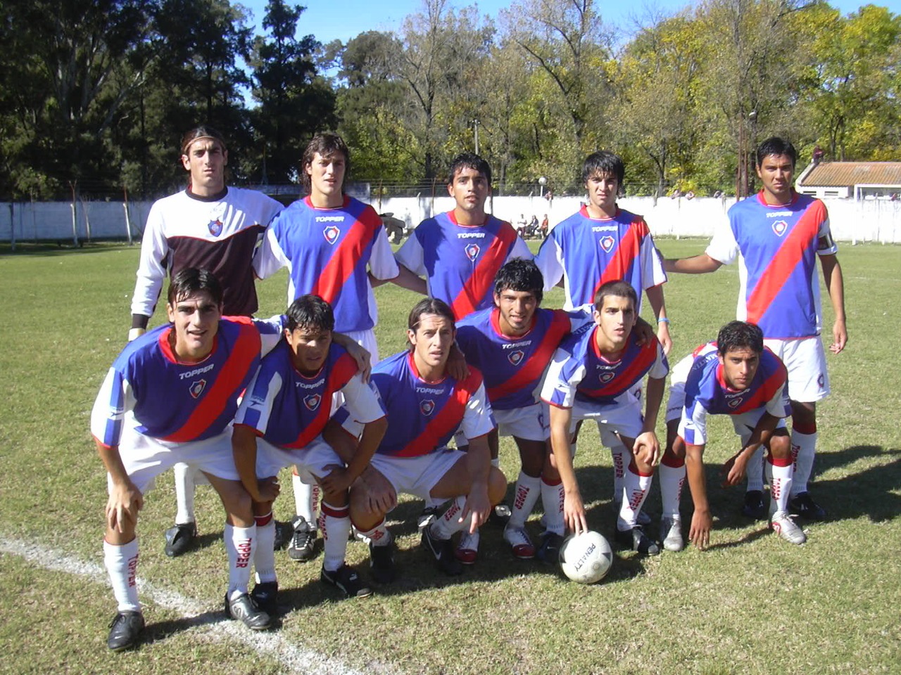 Mantovani formado con Cadetes en un partido del Argentino C. 