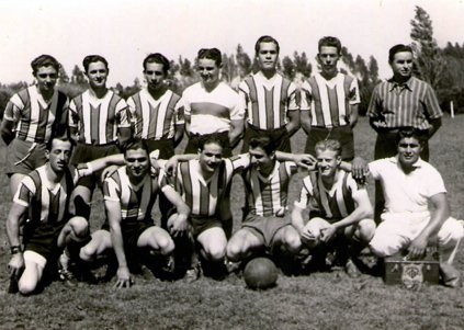 Formación de Quilmes que ganó la LMF en 1943. 