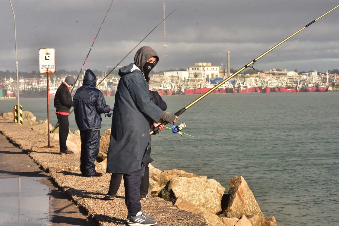 Con el debido permiso y cuidados, los pescadores pudieron volver a la actividad.