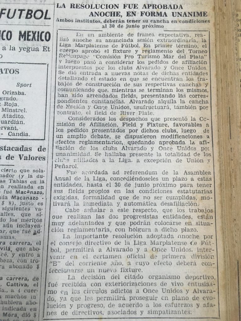 Artículo publicado en LA CAPITAL el 3 de abril de 1954, el día después de la asamblea que determinó la afiliación de Alvarado.