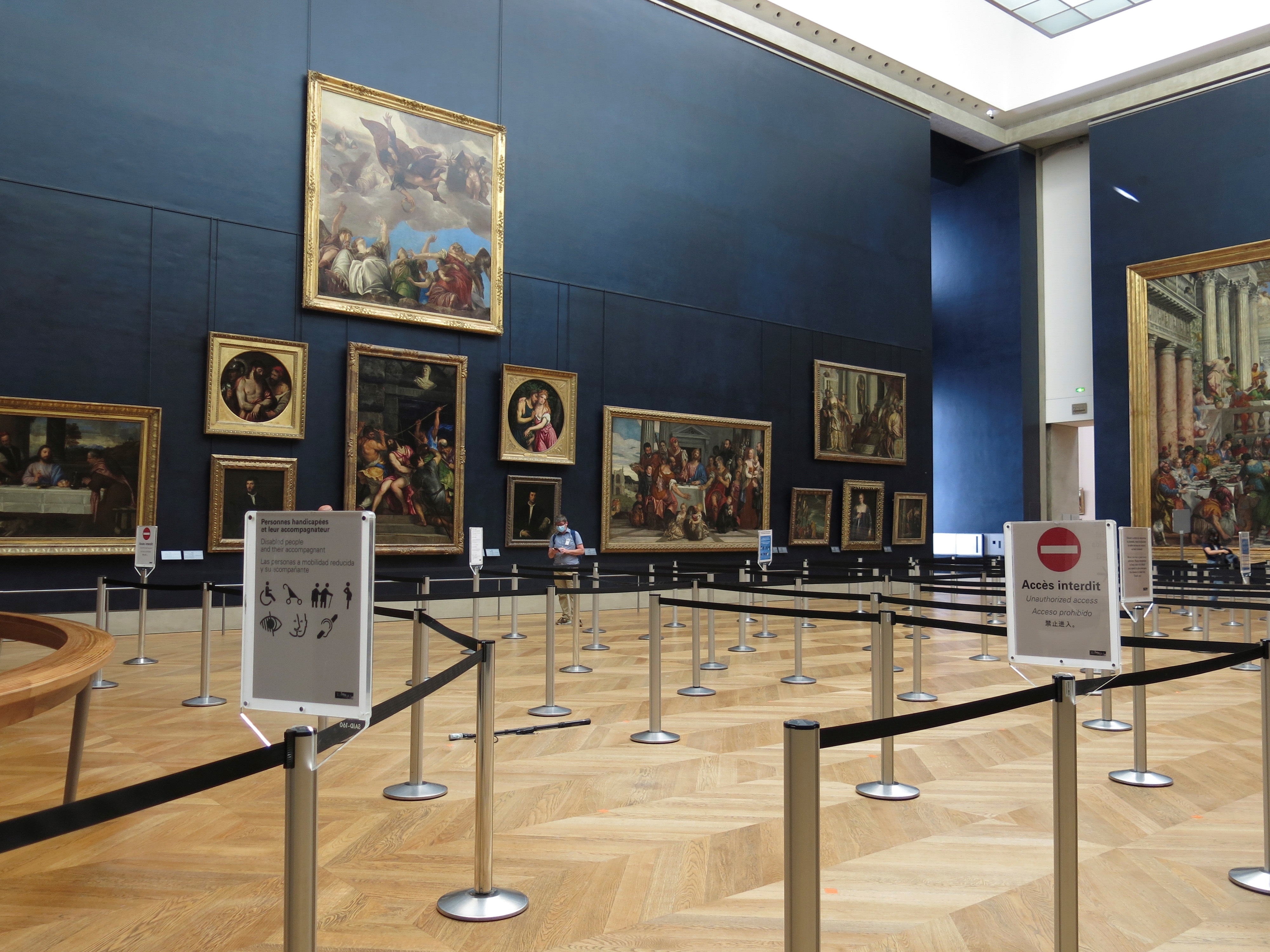 El Louvre adapta su reapertura para conquistar al público local