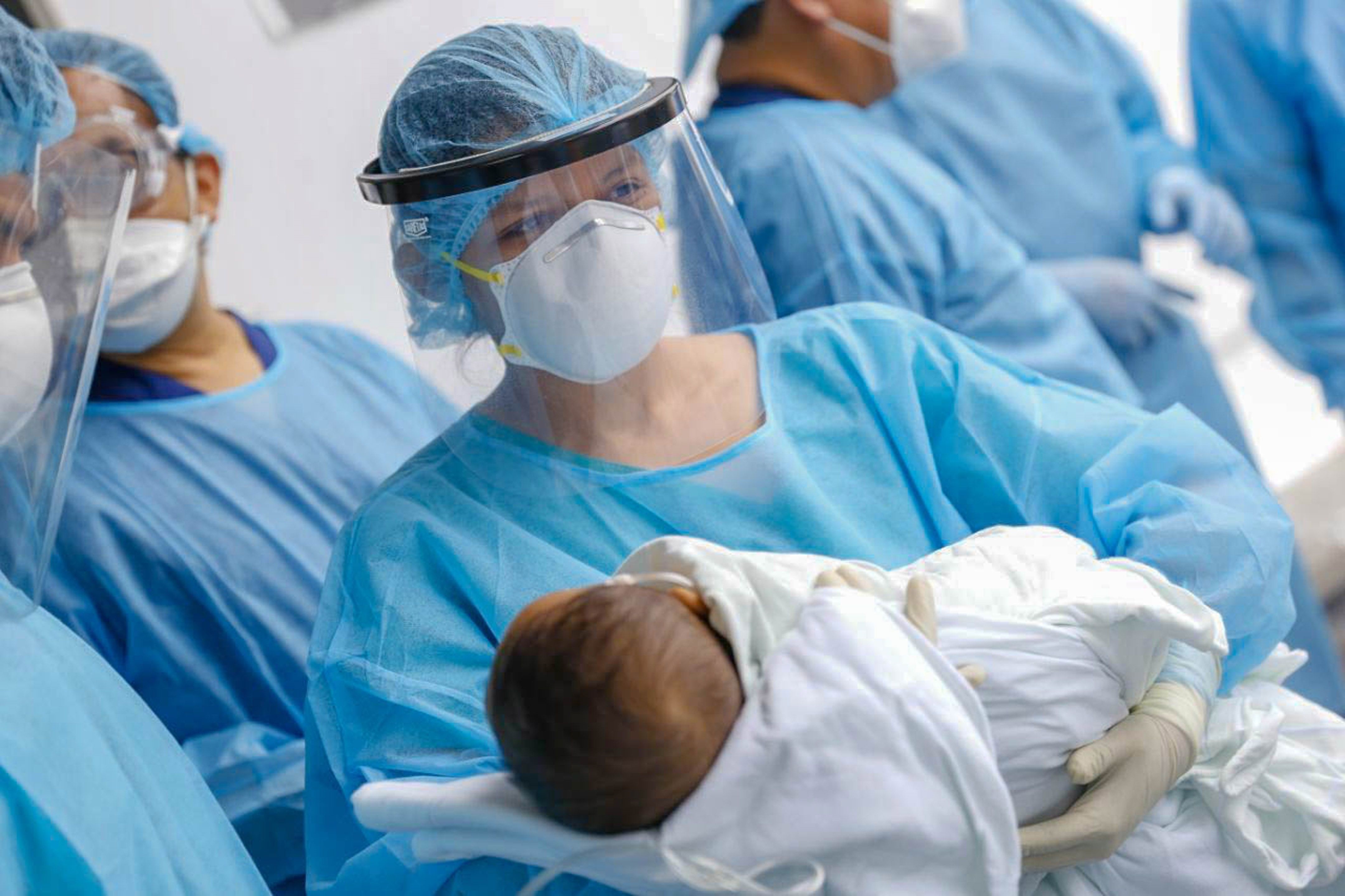 Las muertes por COVID-19 suman 16 en El Salvador y un bebé de seis meses sobrevive