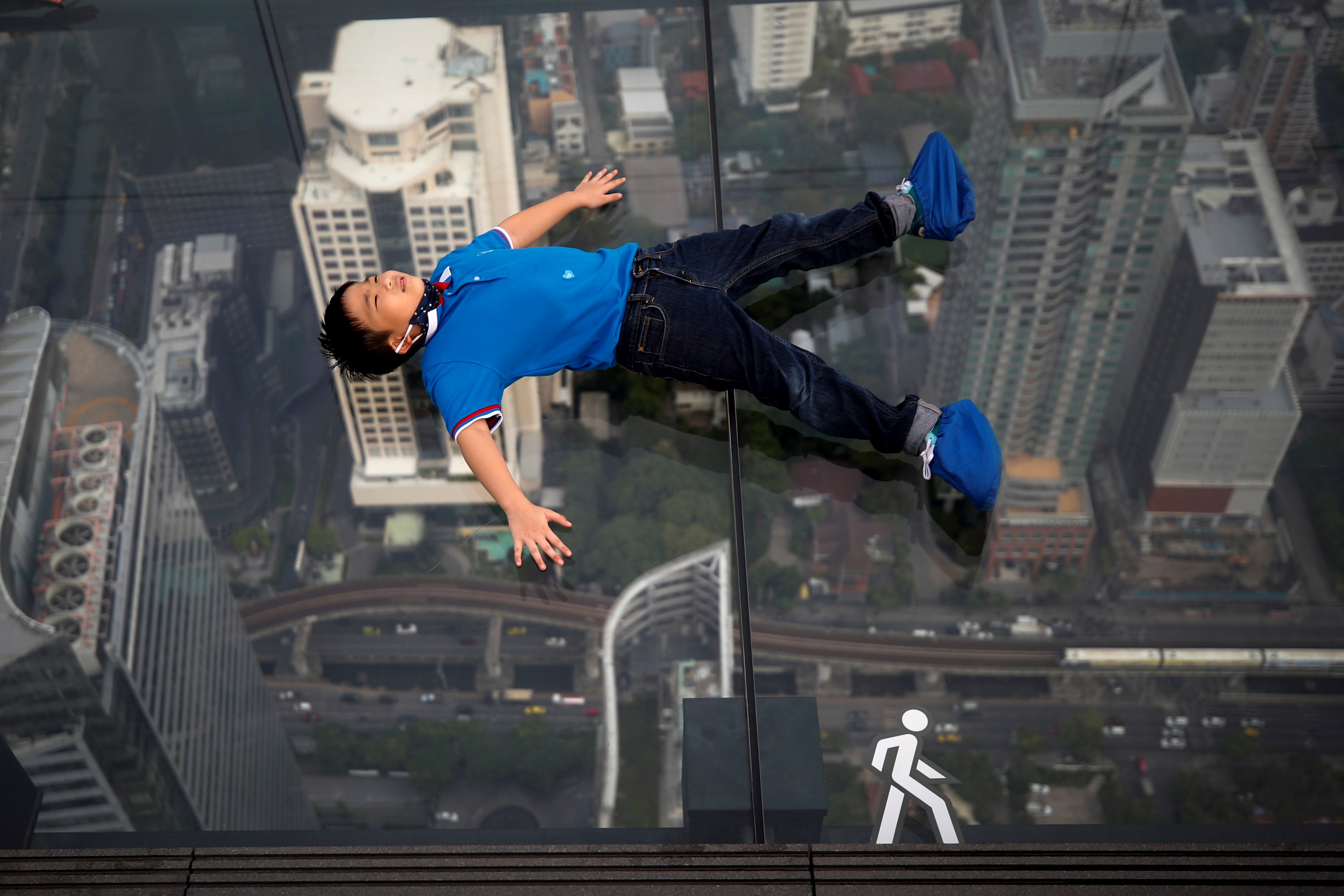 Visitantes a la torre Mahanakhon