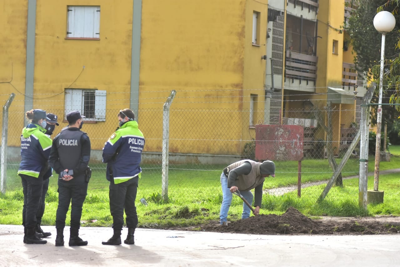 La historia detrás del masivo e insólito zanjeo para robar cables ...