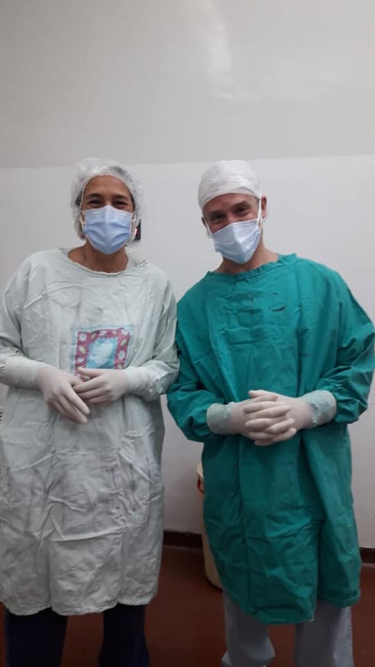 La doctora Cristina Bondesio y el doctor Pablo Deromedis. 