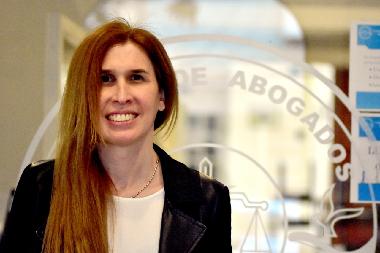 Juró la primera abogada trans de la ciudad “Quiero ser la primera de