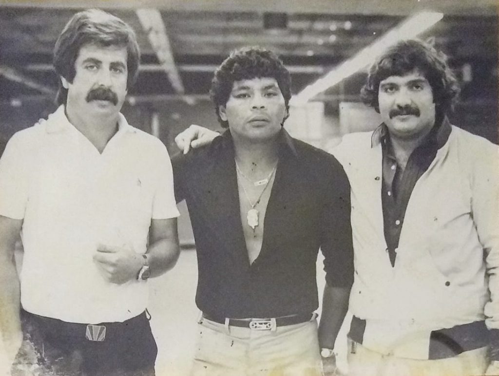 Juan Bilancieri junto a Jorge Mignini y al ex campeón mundial Víctor Emilio Galíndez en el Mundialista.