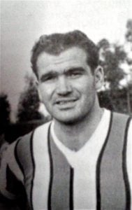 Fernando Gómez anduvo cerca del centenar de goles con la "tricolor" de Quilmes. Como era alto, lo invitaron a jugar al básquetbol y fue campeón en 1951.