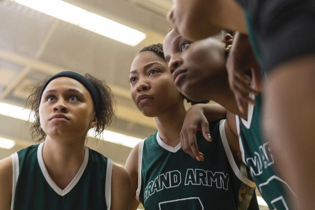 GRAND ARMY (L to R) NAIYA ORTIZ as SONIA CRUZ and ODLEY JEAN as DOMINIQUE PIERRE in episode 103 of GRAND ARMY . Cr. JASPER SAVAGE/NETFLIX © 2020