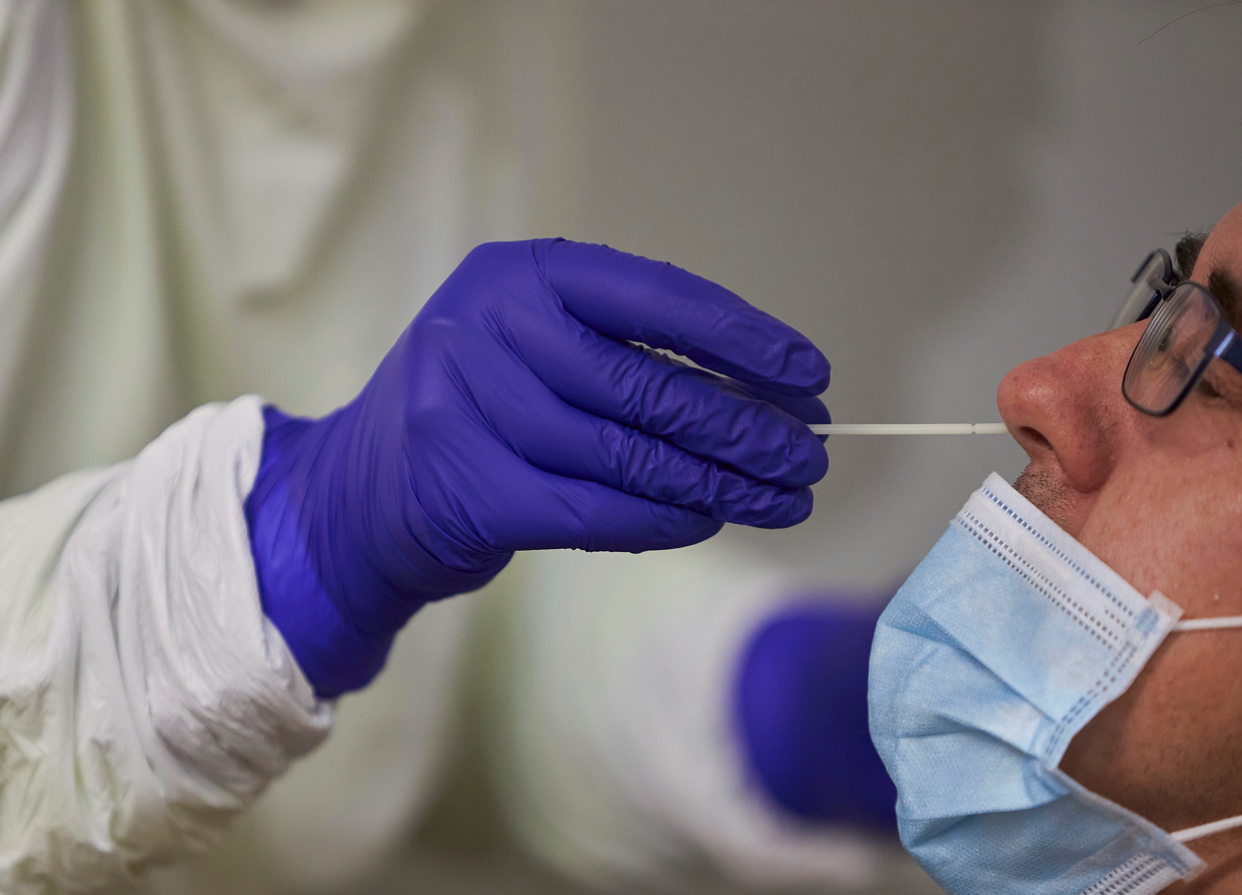 La inmunidad contra la covid-19 dura al menos cuatro meses, según un estudio