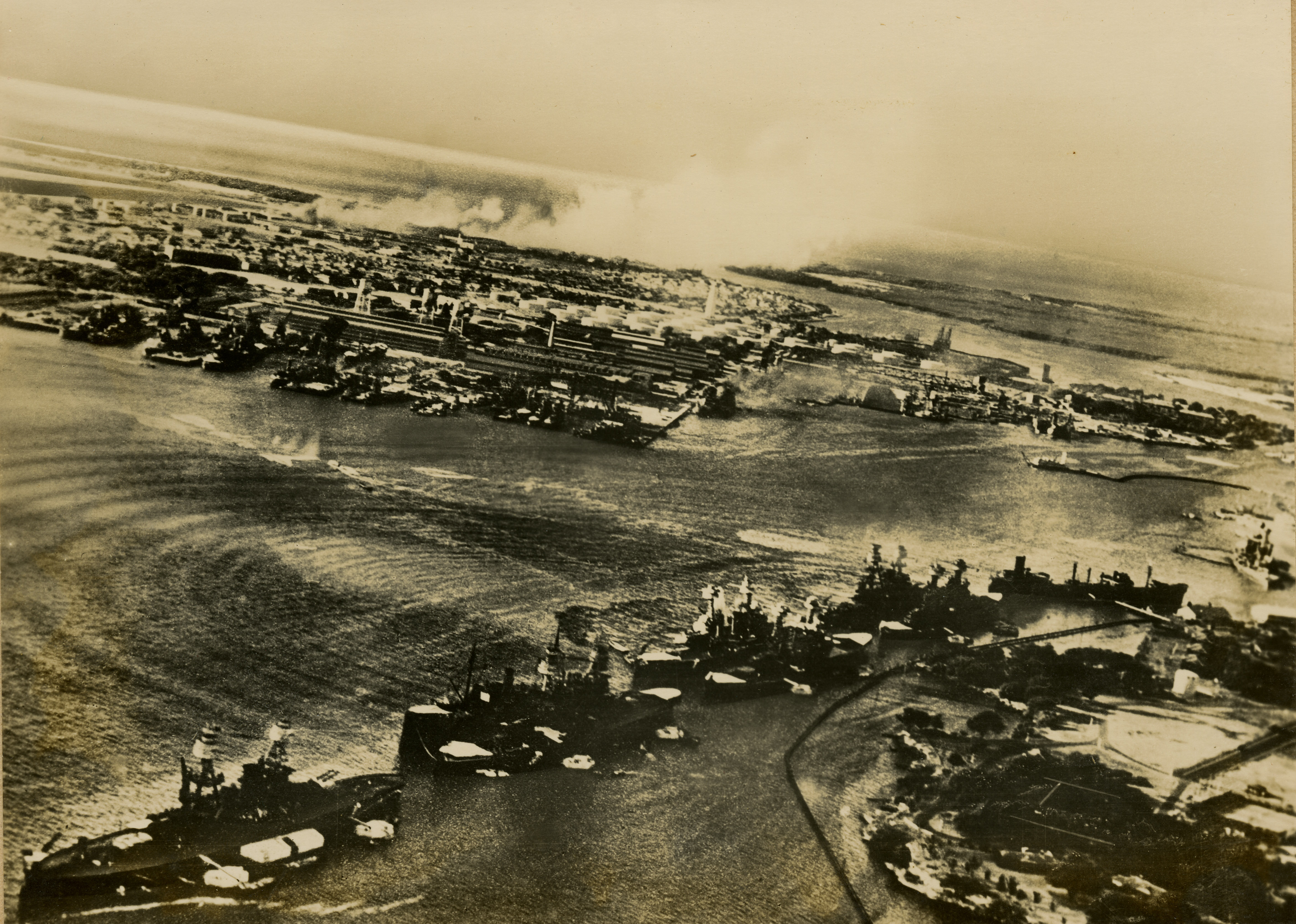 Атака Японии на пёрл-Харбор (7 декабря 1941 г. Нападение на пёрл-Харбор 1941. Атака Японии на Перл-Харбор. 7 Декабря 1941 Перл Харбор.