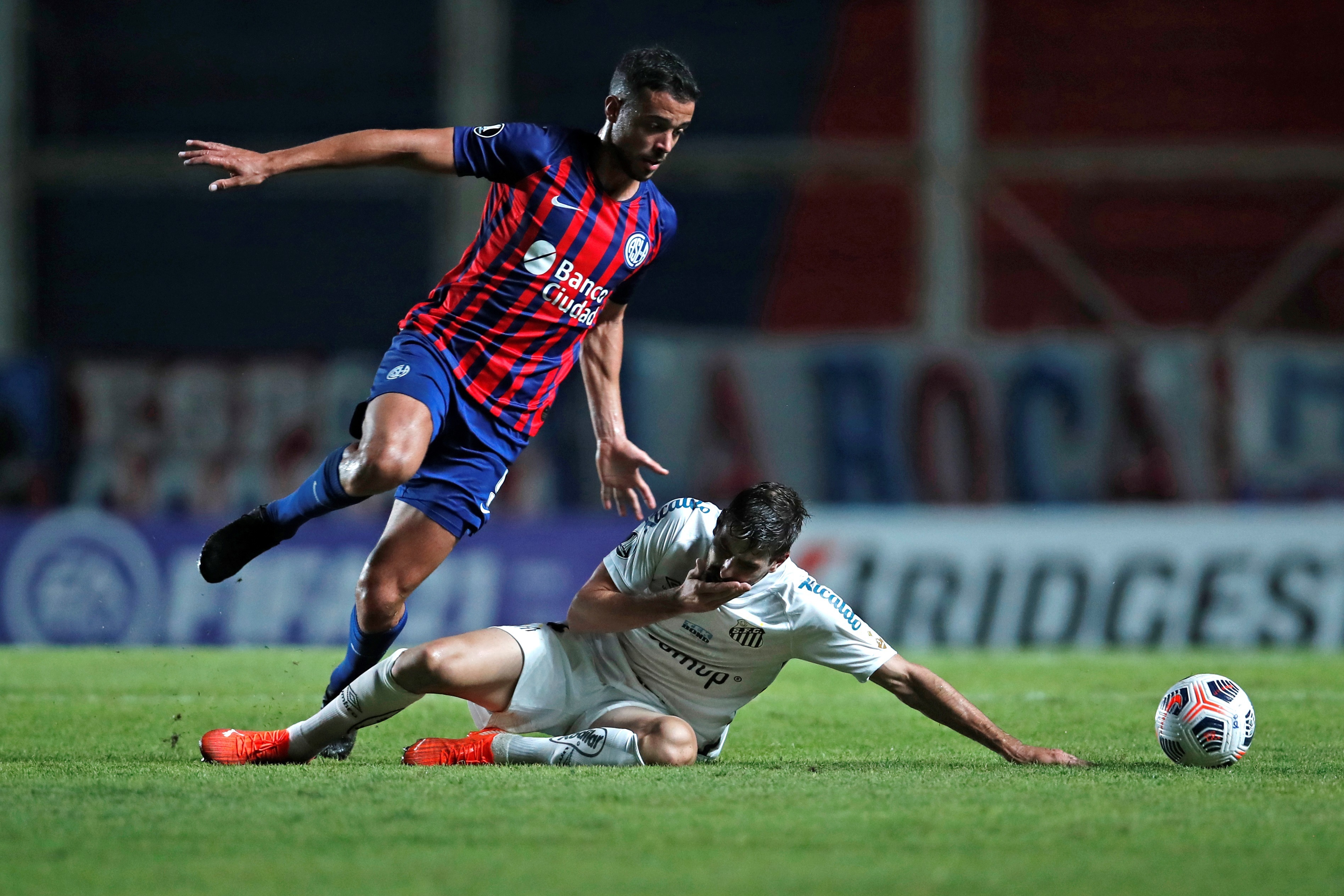 San Lorenzo vs. Santos