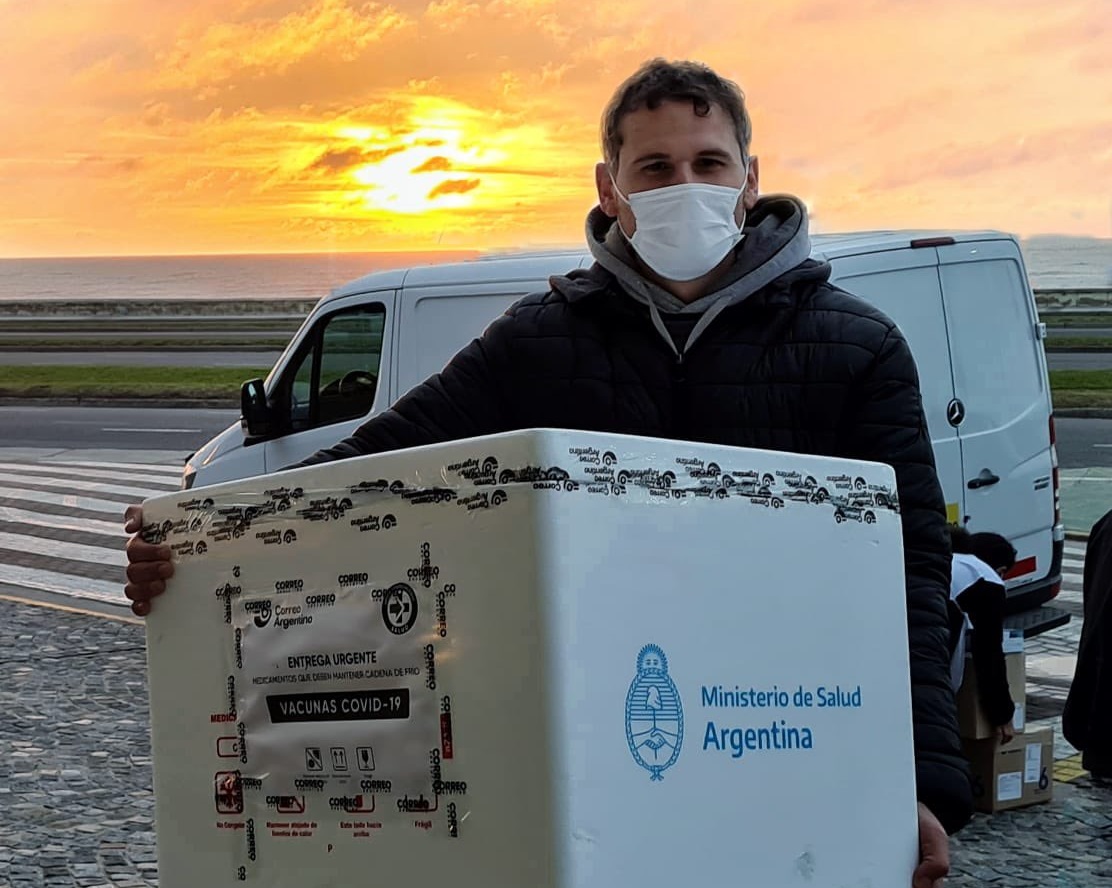Mar del Plata recibió 8.100 dosis de vacunas Sinopharm y comienzan a aplicarse en los 13 centros.