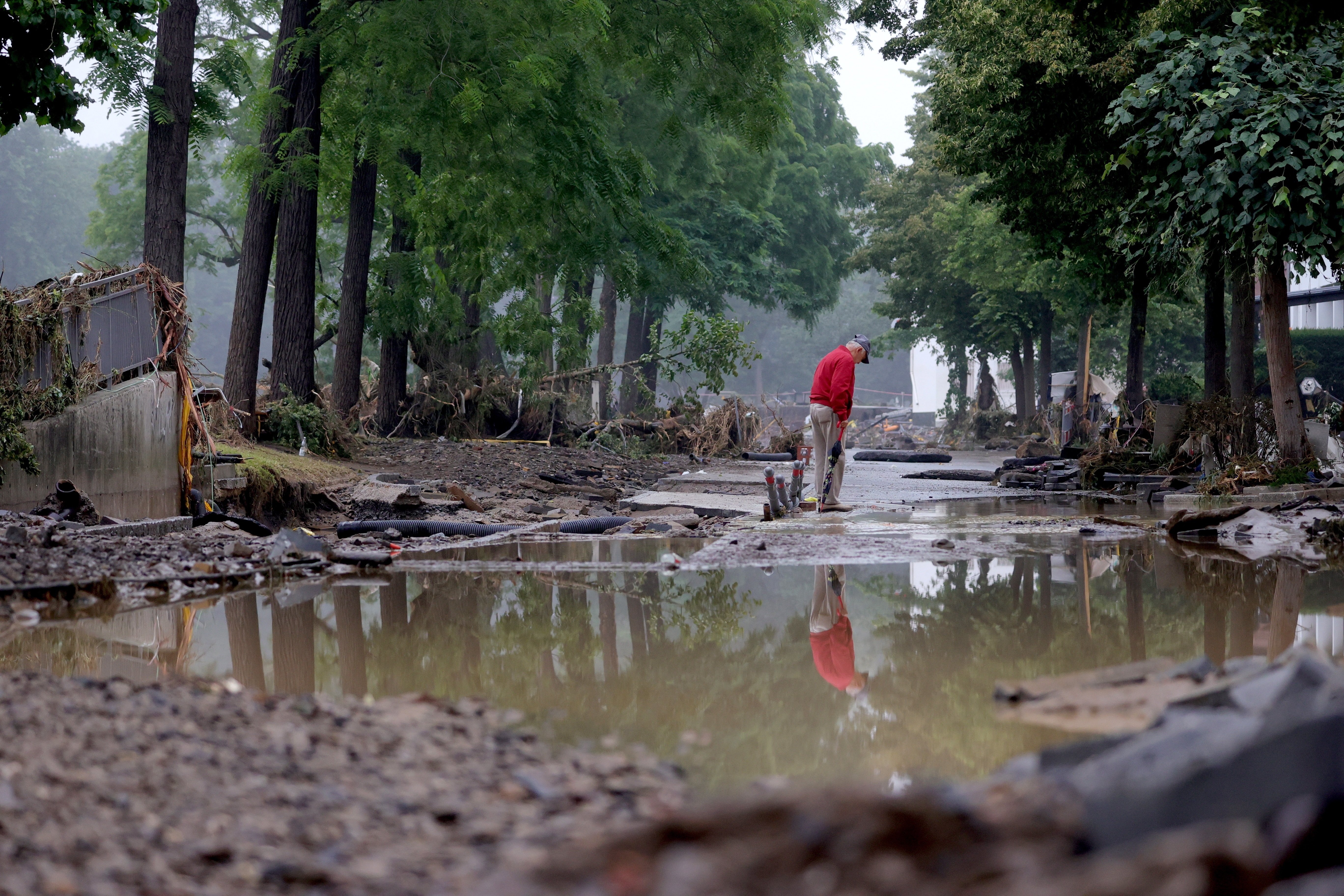 Thunderstorms with heavy rain flood parts of western Germany