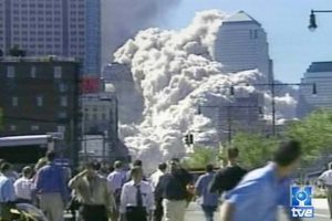 ****inte1TV Grab off Spanish channel TVE shows people on a New York street, 11 September 2001 as the second tower of the World Trade Center collapses.  Two planes smashed within minutes of each other into the twin towers of the World Trade Center in an apparent terrorist attack. 
AFP PHOTO TVE****