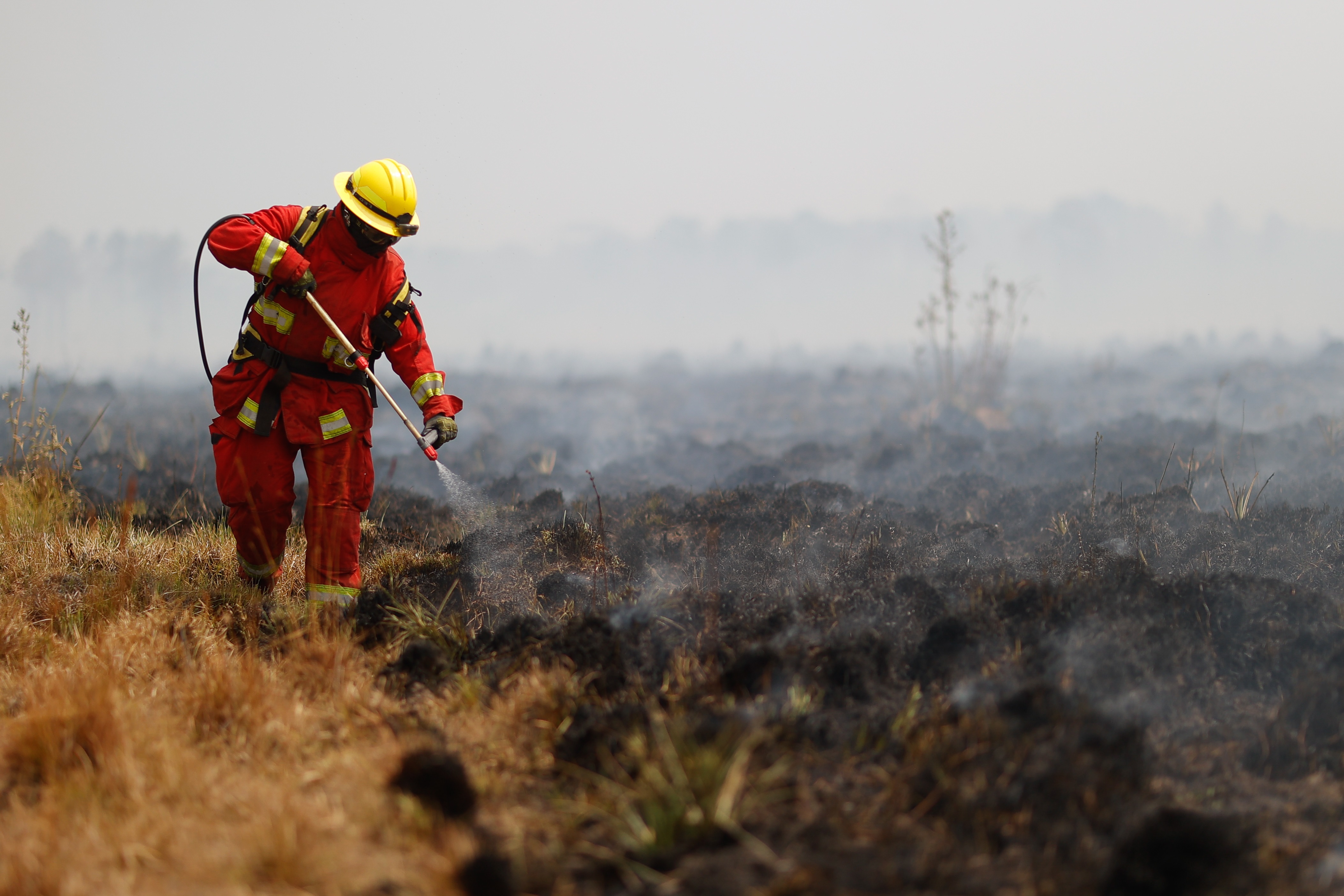 Incendios en noreste argentino desbordan recursos y preocupan áreas afectadas