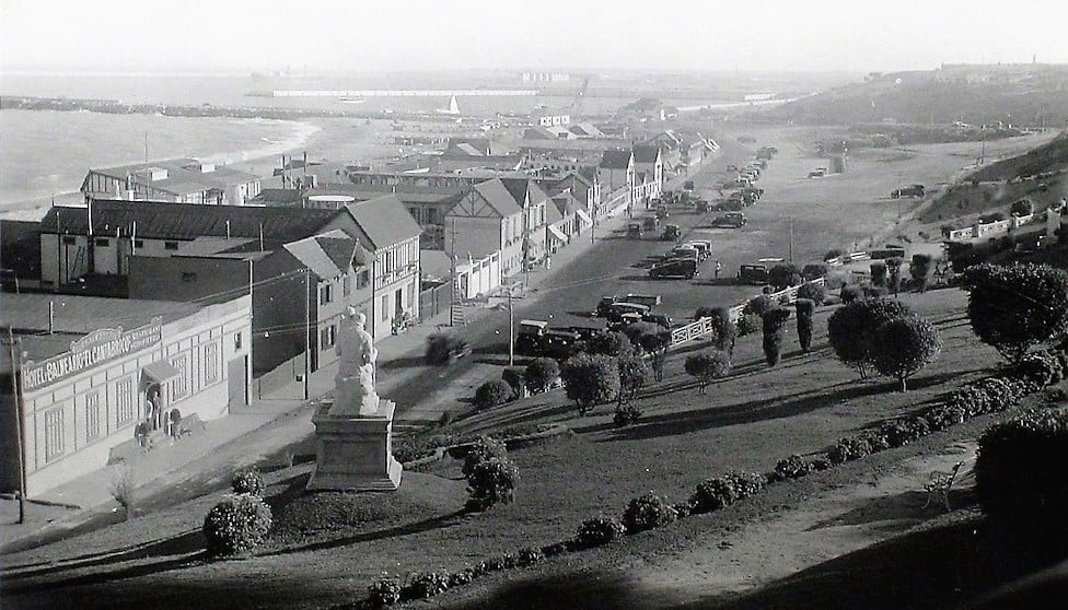 Así era Playa Grande al promediar la década del '30. En el sector destinado al estacionamiento ocurrió el homicidio de Paunero.