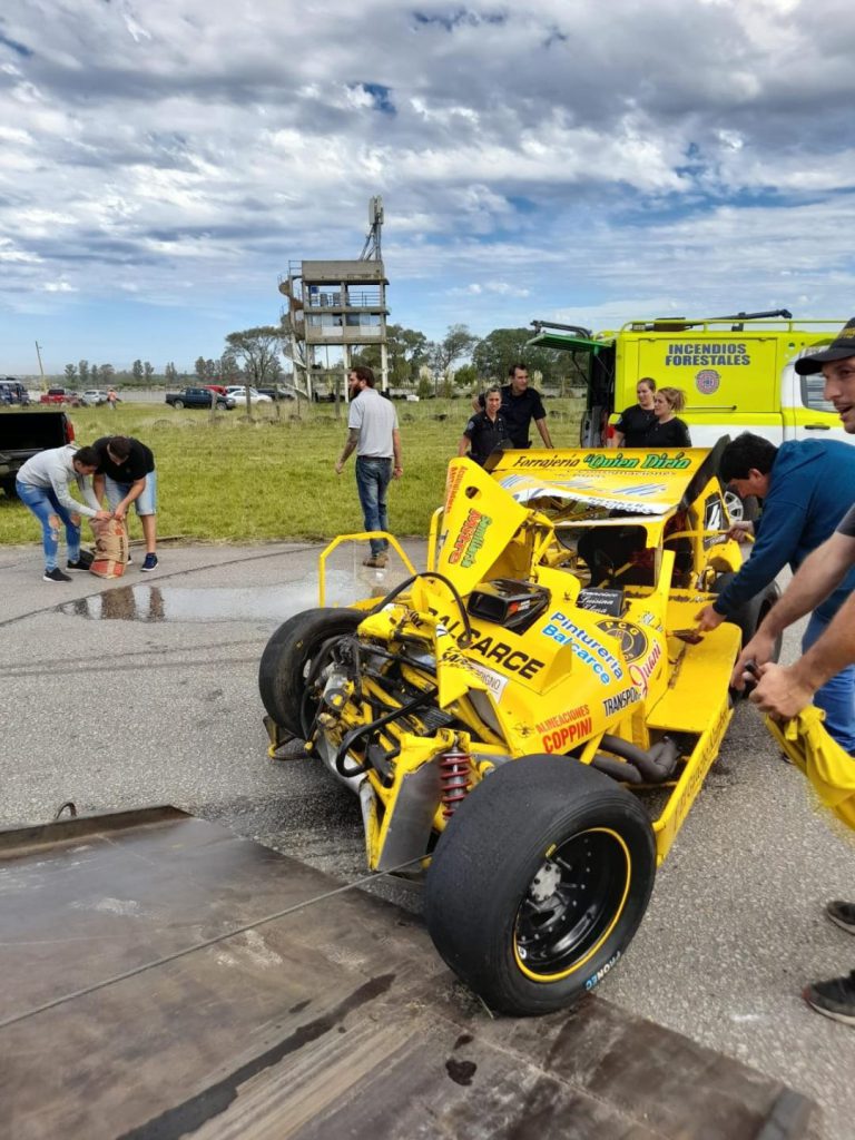 Así quedó el auto de Roberto Guariste tras embestir a Cristian Ale.