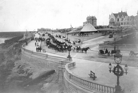 Inauguración de la Explanada Sur el 25 de enero de 1909. La fotografía fue tomada desde lo alto del Torreón del Monje. Aporte de Ignacio Iriarte.