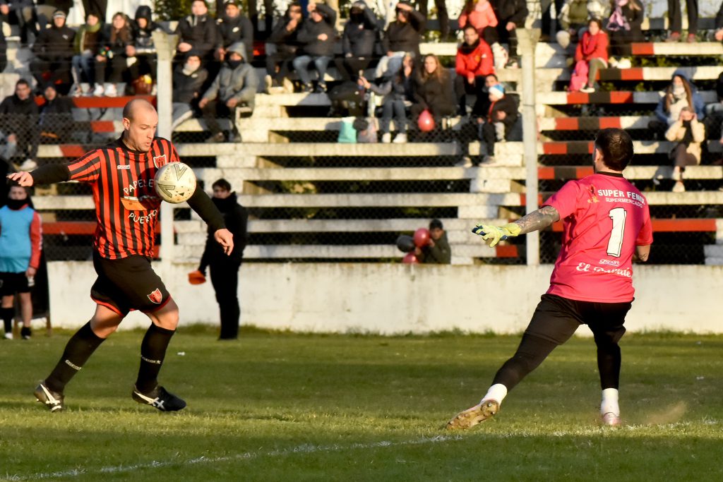 El goleador Franco Peralta Raimo en acción. San Lorenzo debutará en la Zona Campeonato ante General Urquiza.