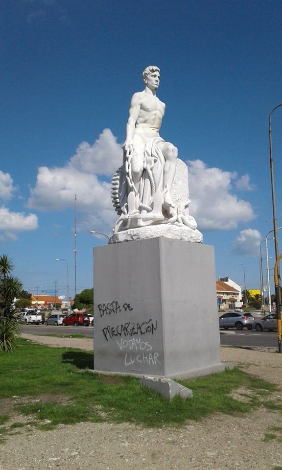 La estatua al "Hombre de Mar".