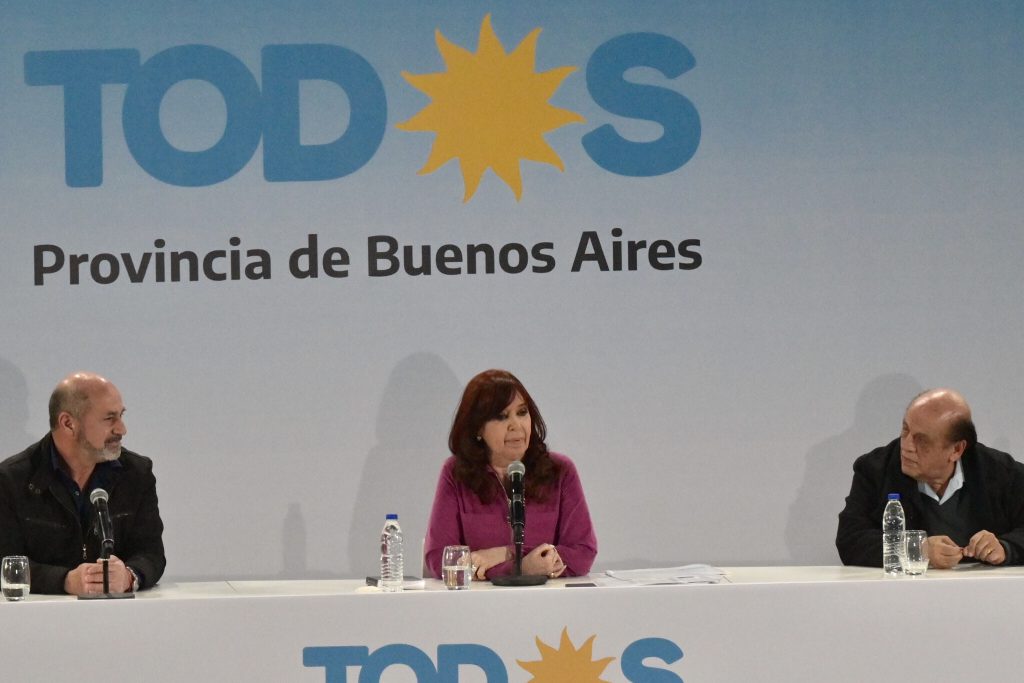 La vicepresidenta Cristina Fernández de Kirchner disertó en la ciudad bonaerense de Ensenada. 