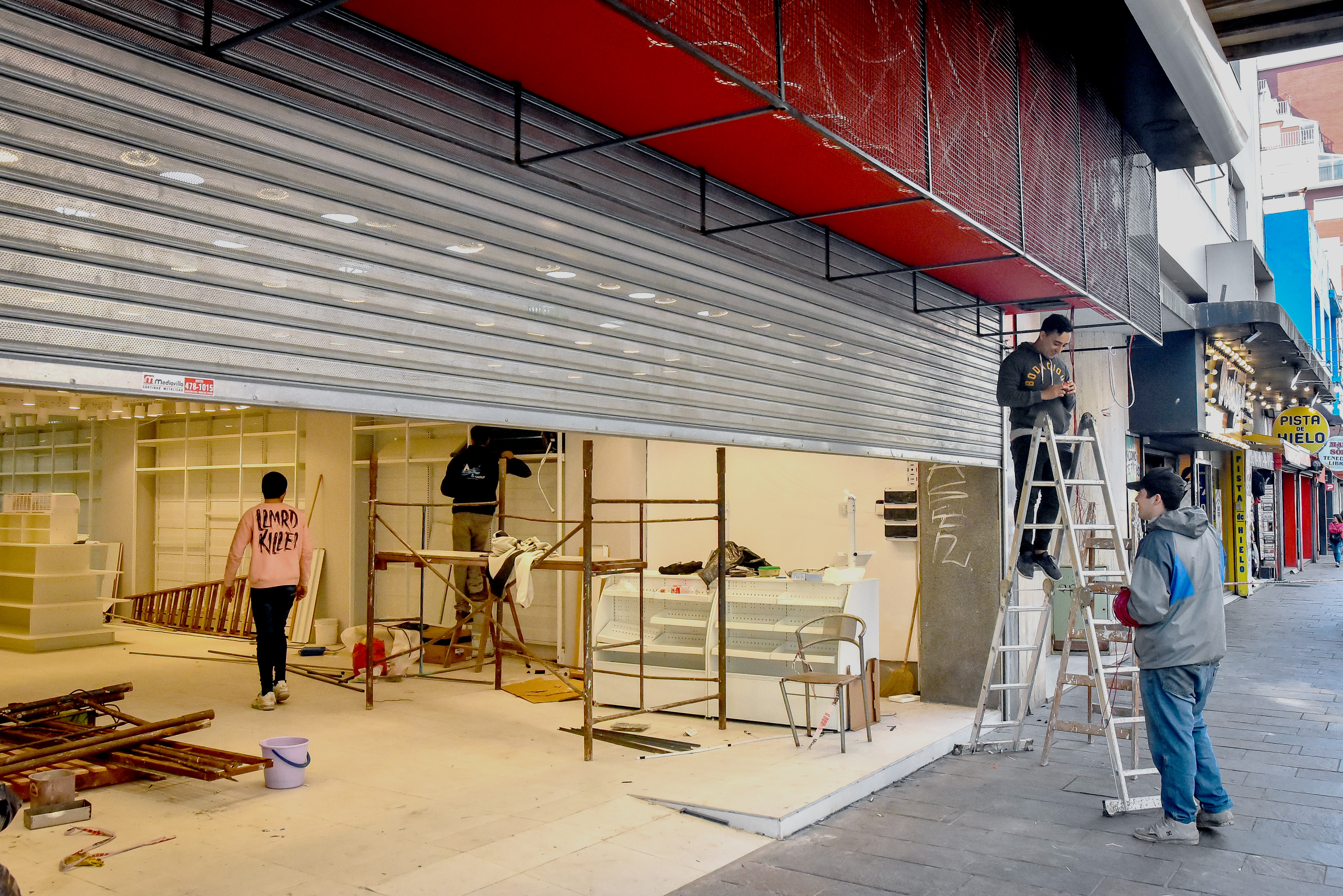 La apertura de locales genera fuentes de trabajo y refuerza la oferta de los centros comerciales.