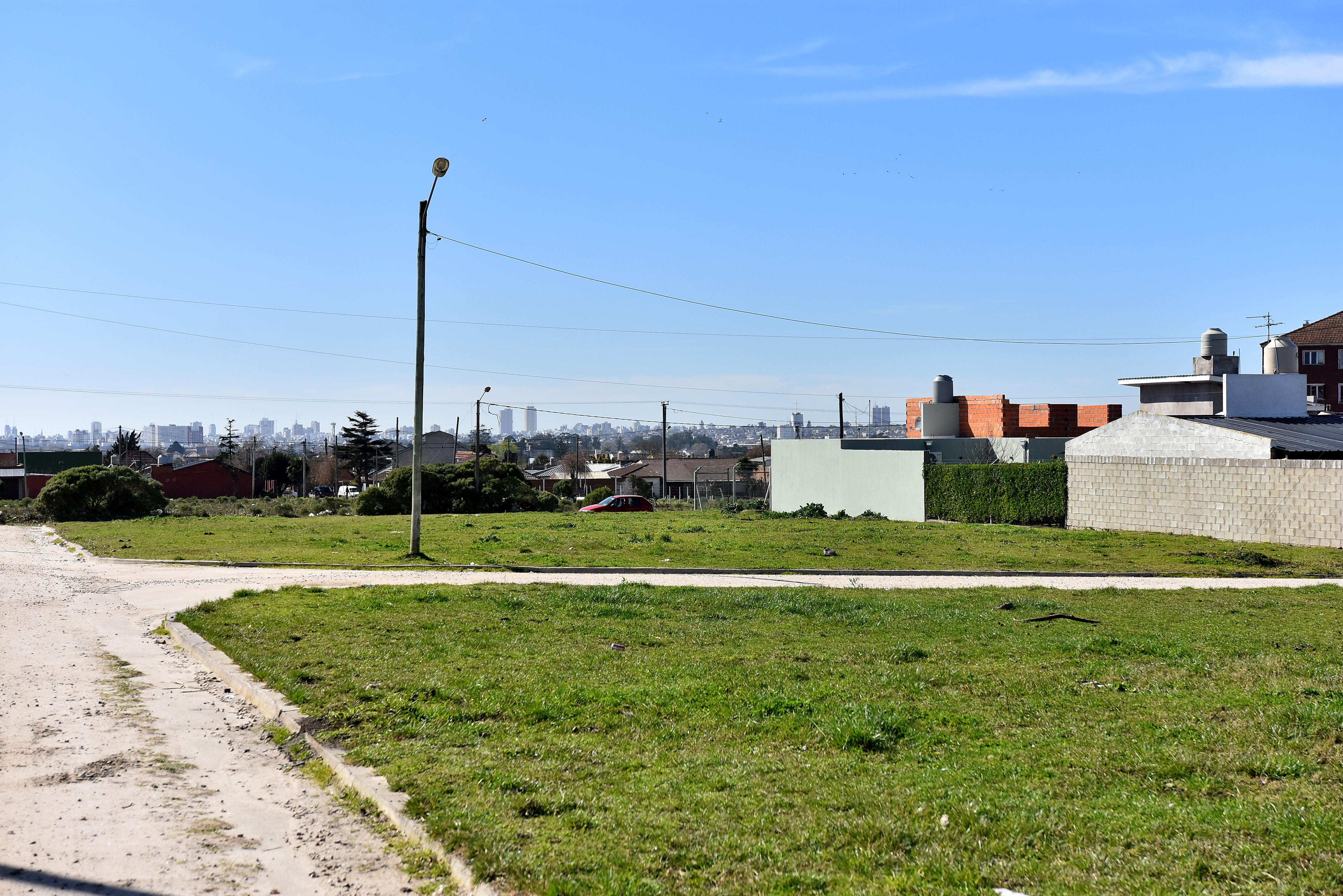 Creación de plazas equipadas junto a las viviendas del Plan Procrear en El Martillo, uno de los proyectos más votados.