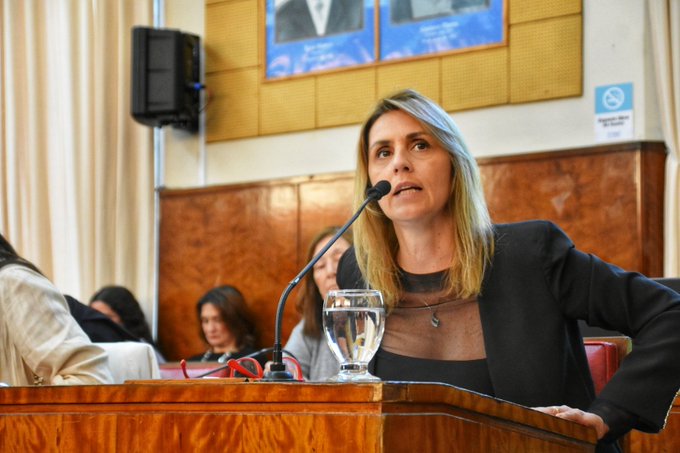 Marina Sánchez Herrero, el jueves, al exponer sobre Ficha Limpia. Debió desempatar dos votaciones en favor de Montenegro. 