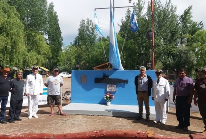 Cenotafio en el Parador de Calle 11 de Vista Alegre Sur, provincia de Neuquén.