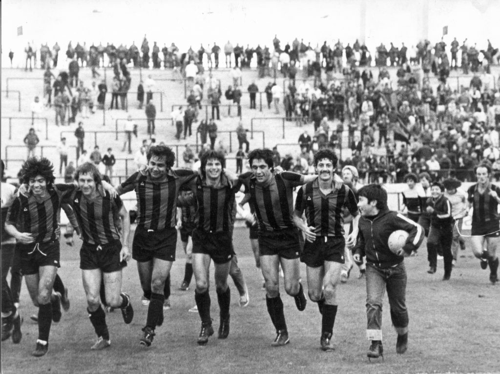 La vuelta olímpica de San Lorenzo para festejar el Torneo Clasificatorio de 1981 tras ganarle 3-1 el clásico a Kimberley.