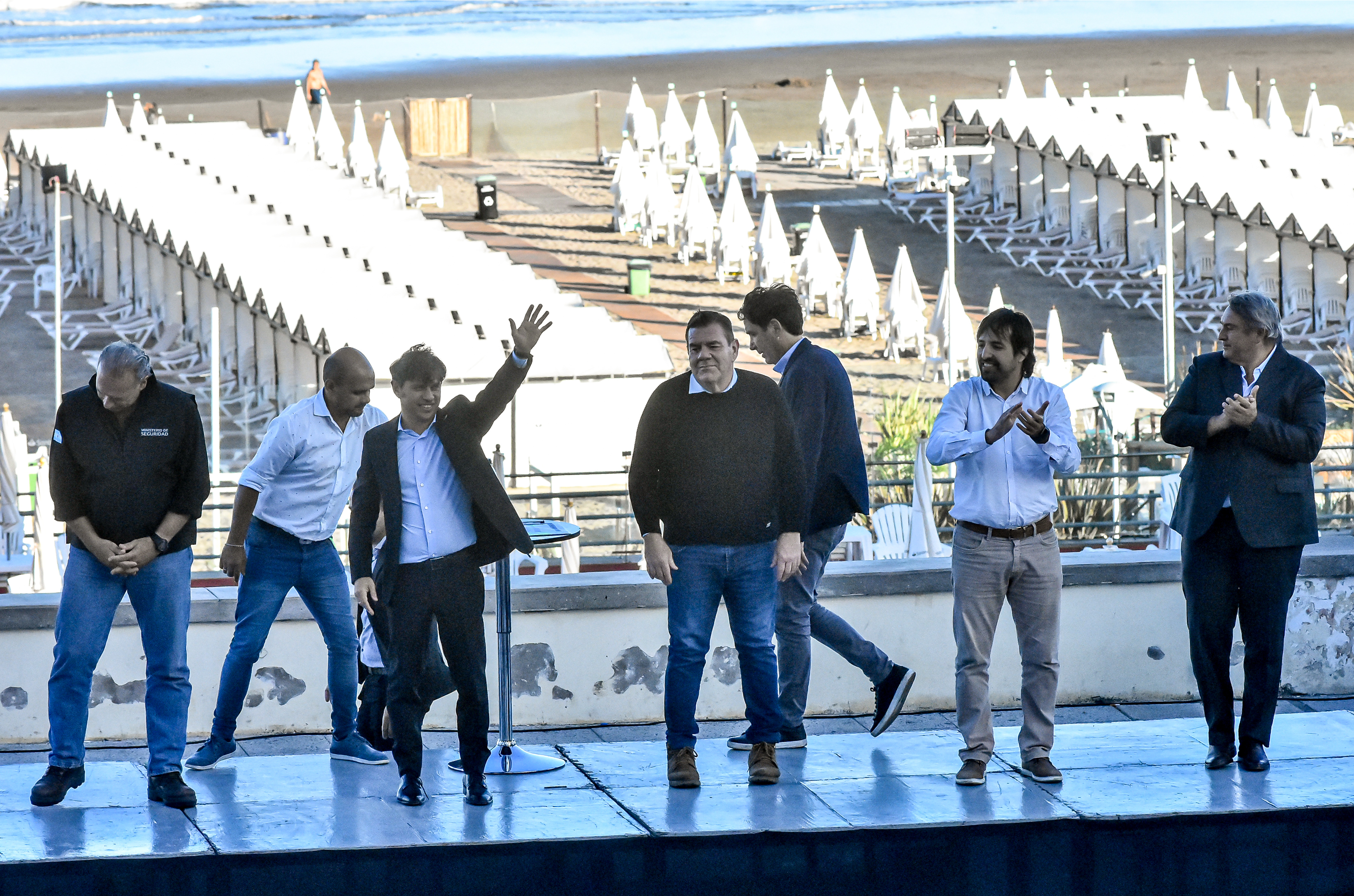 Kicillof y Montenegro compartieron el acto de lanzamiento del Operativo Sol en Playa Grande. 