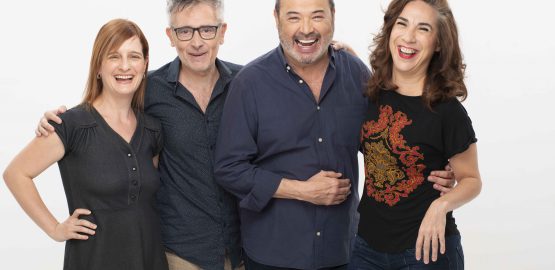Paula Ransenberg y sus compañeros de elenco: Héctor Díaz, Jorge Suárez y Laura Oliva.