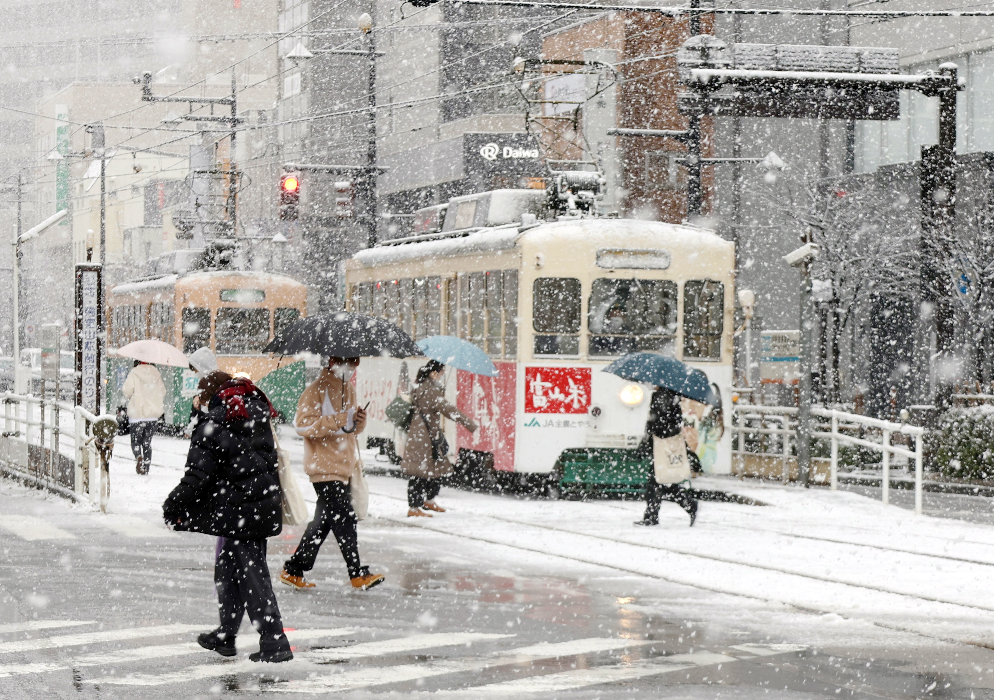 De Japón a Suiza, bajo frío extremo: otra cara de la crisis climática