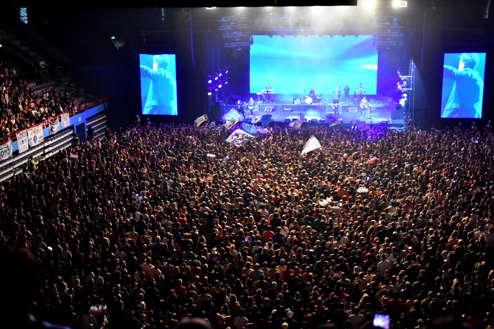 Rock pogo an cdotas y argentinidad en la fiesta de Ciro y Los