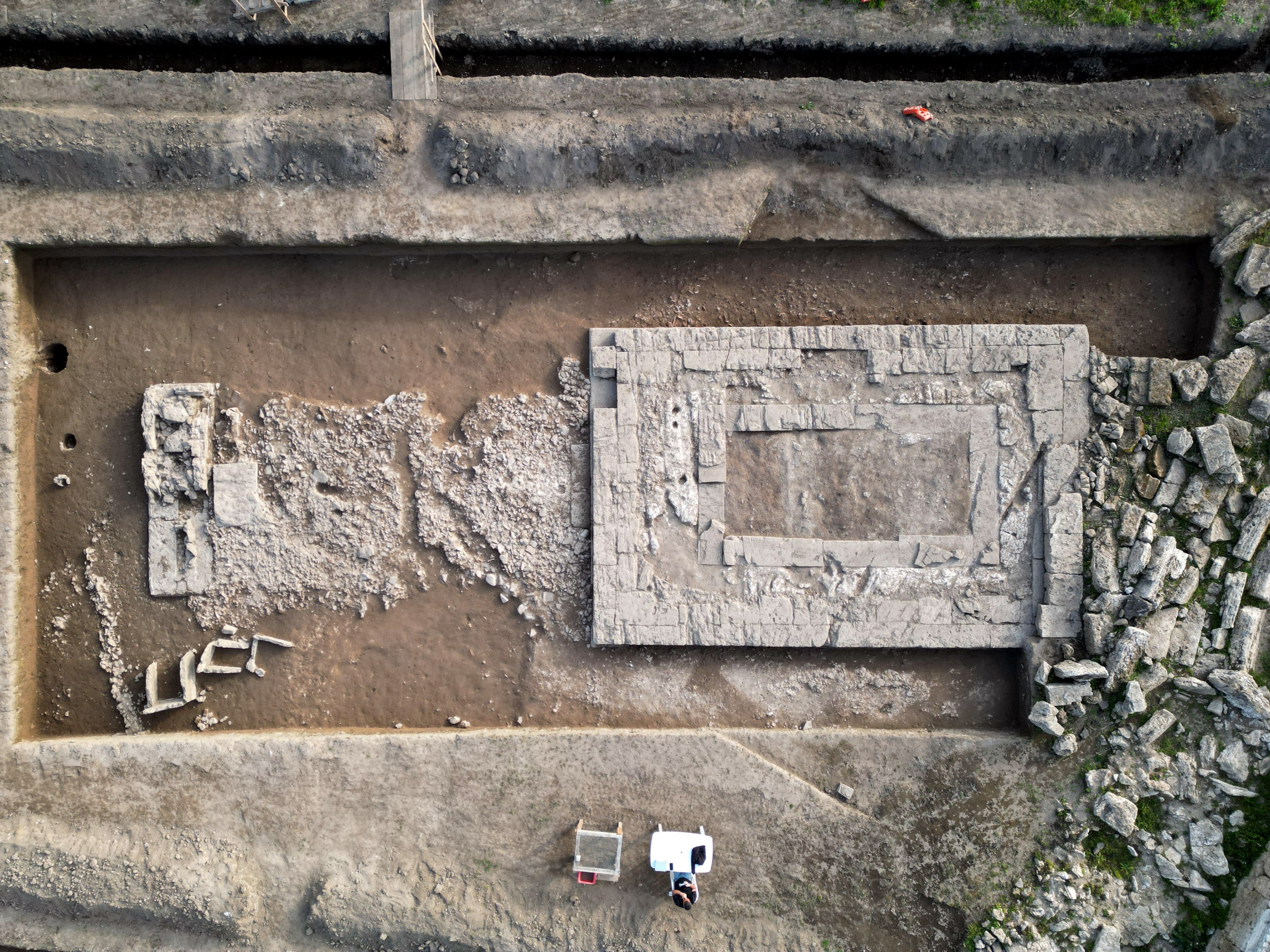 New discoveries in the 'small temple' of Paestum Archaeological Park