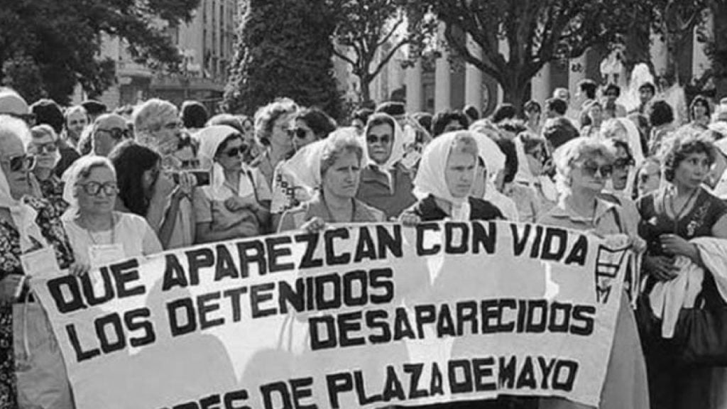 Se Cumplen 46 Años De La Primera Ronda De Las Madres De Plaza De Mayo Diario La Capital De Mar 