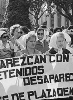 Se cumplen 46 años de la primera ronda de las Madres de Plaza de Mayo ...